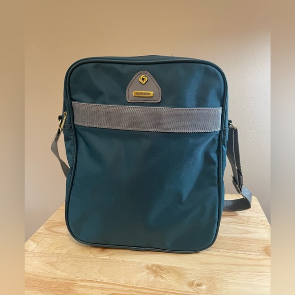 Vintage Samsonite Carry-on Bag Luggage Amherst 1987 Green Shoulder Diaper Travel - Picture 1 of 7